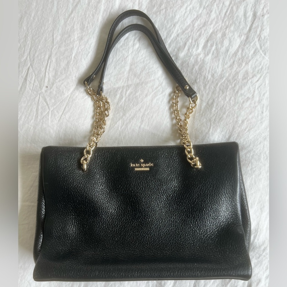 Kate spade black with gold detail purse (13x7)
